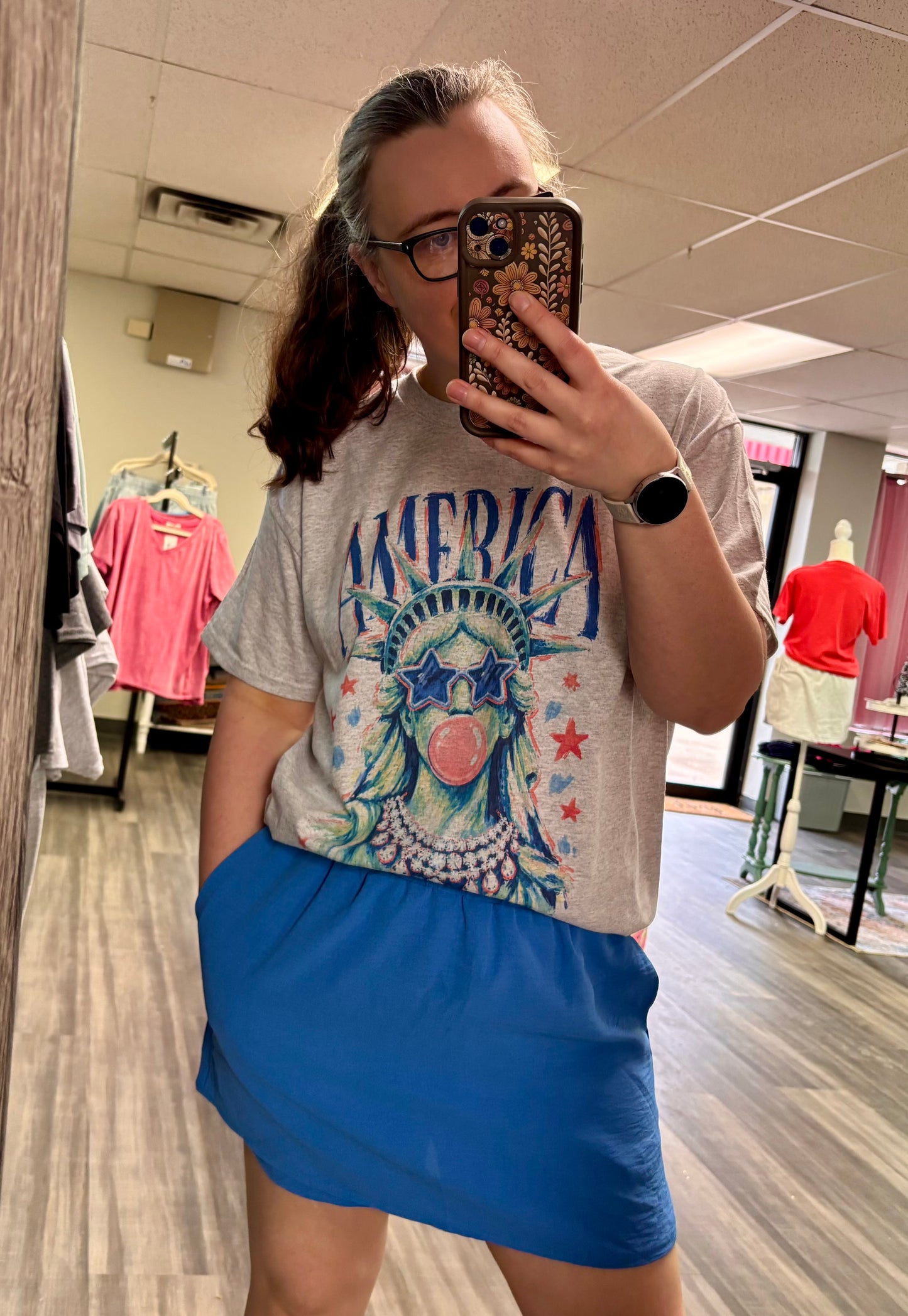 Statue of Liberty Bubblegum Graphic Tee